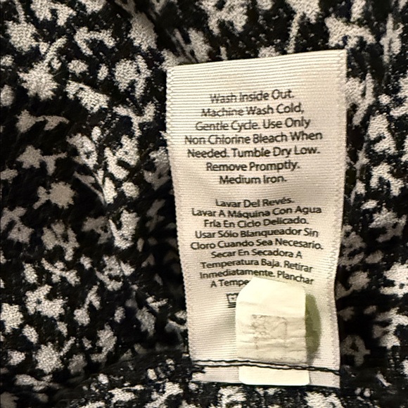 Black and White Sleeveless Maxi Dress - Picture 7 of 7